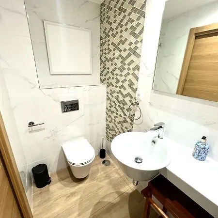 Velazquez Aeropuerto A *